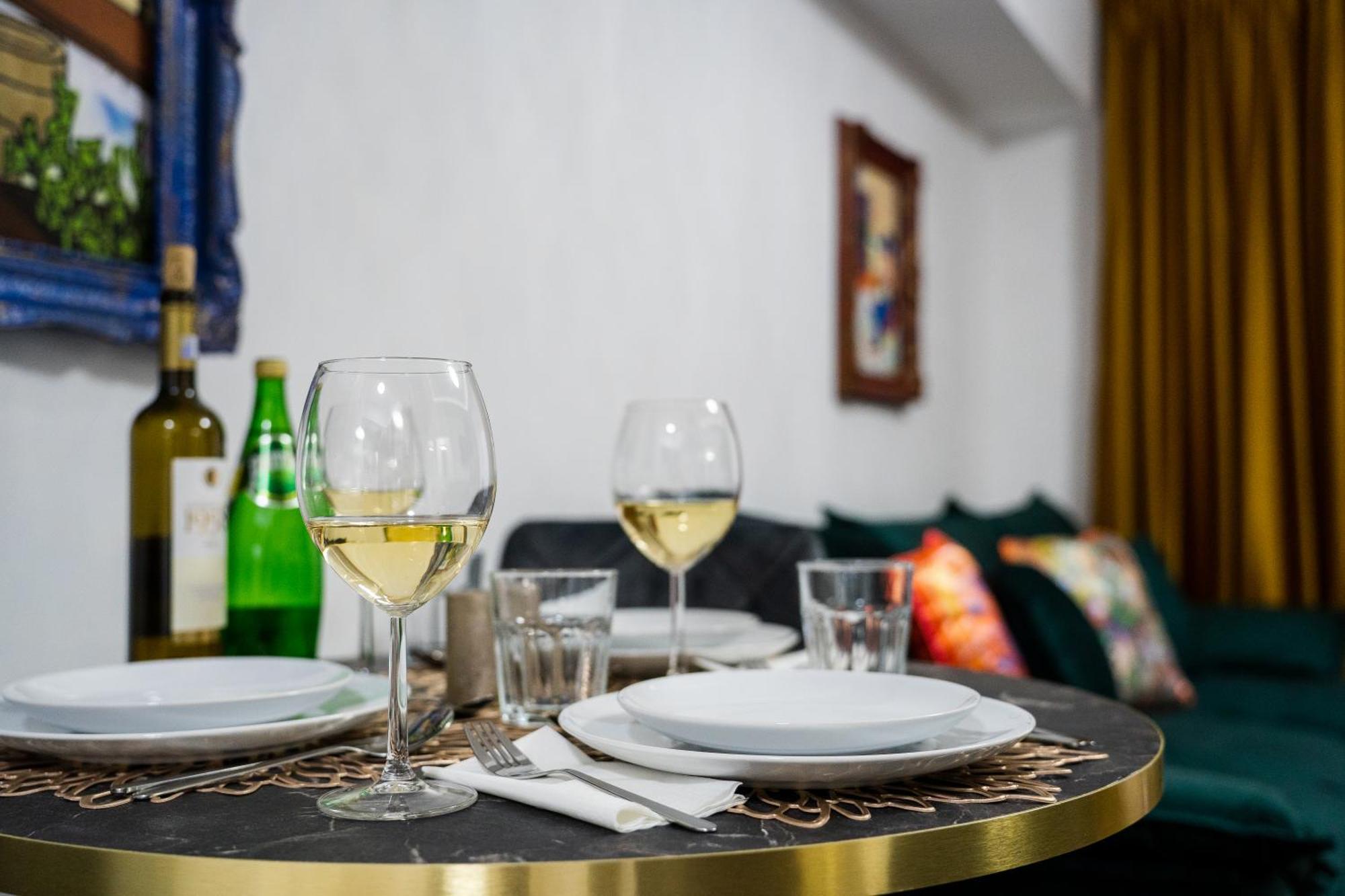 Location - Contemporary Parliament View - 2br * Bucarest