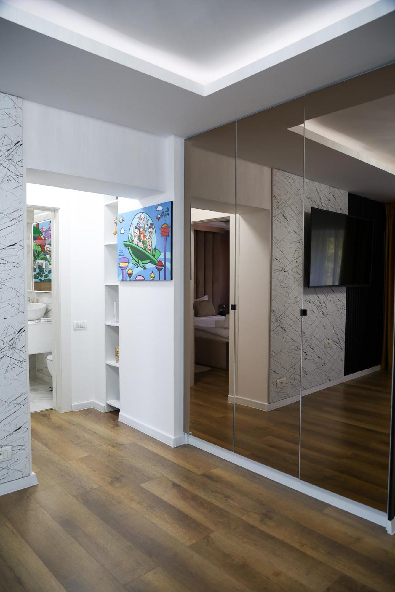 Location - Contemporary Parliament View - 2br Bucarest