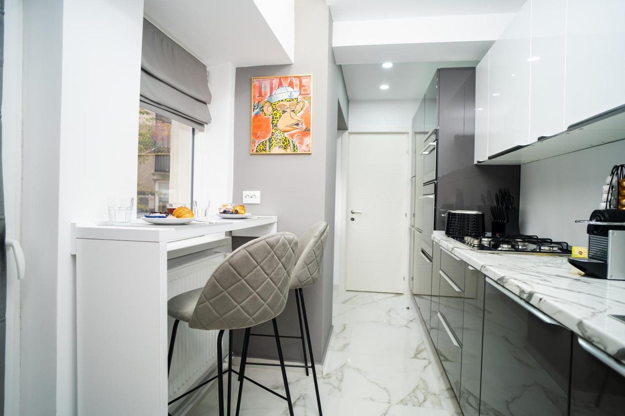 Location - Contemporary Parliament View - 2br Bucarest